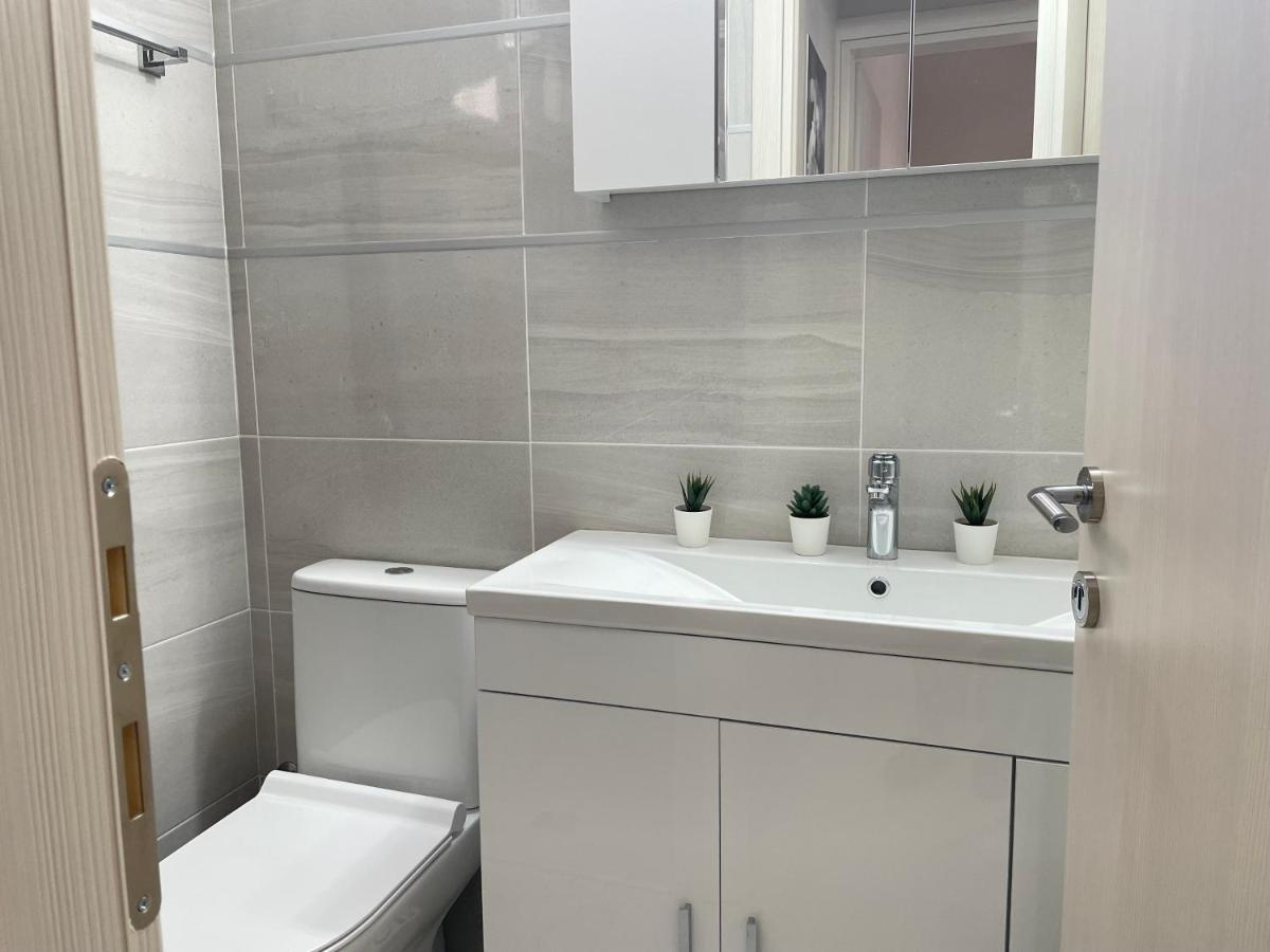 Aiginetan Apartment *